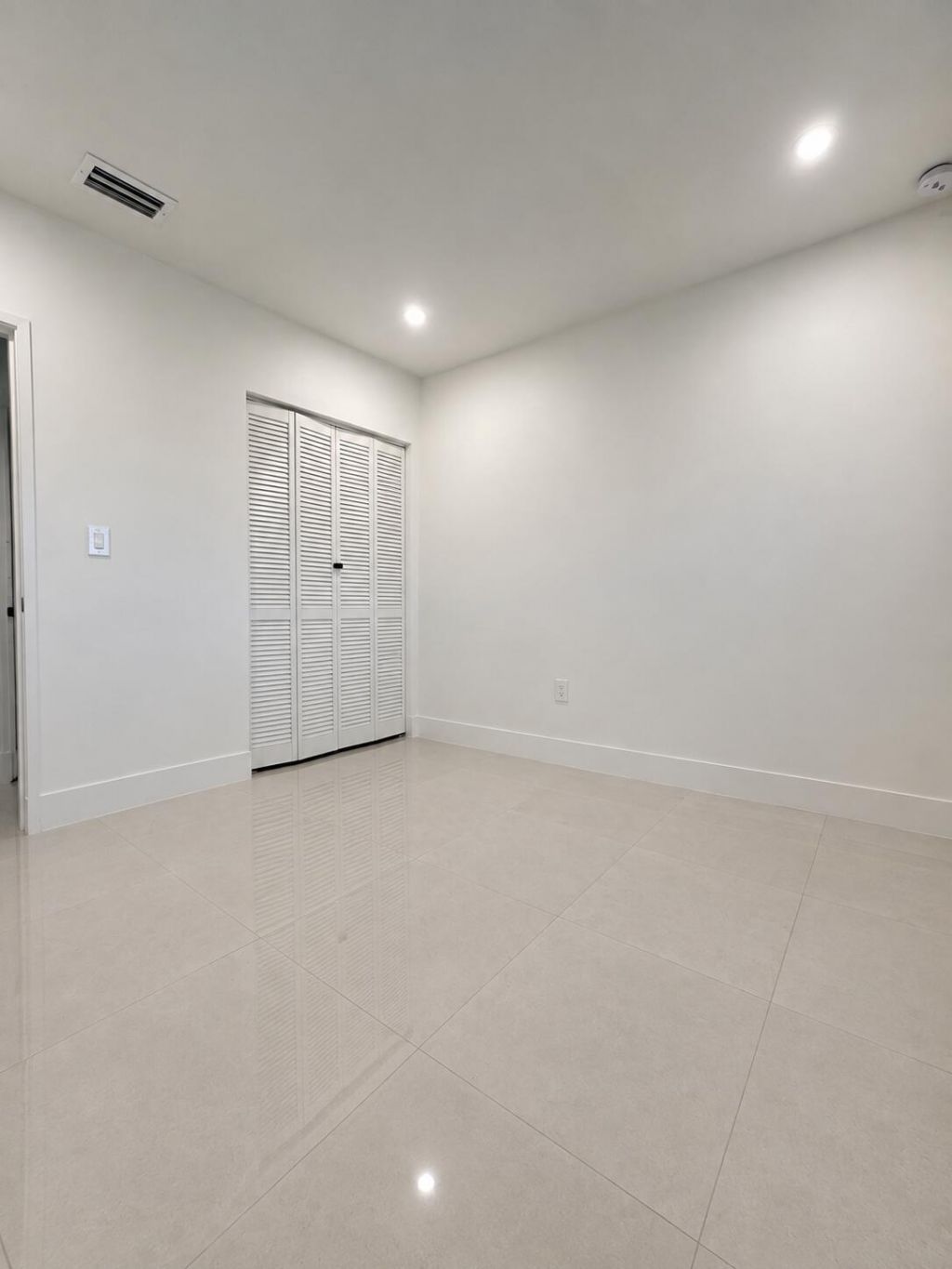 345 Pinehurst Road, Palm Springs, FL 33461 Photo