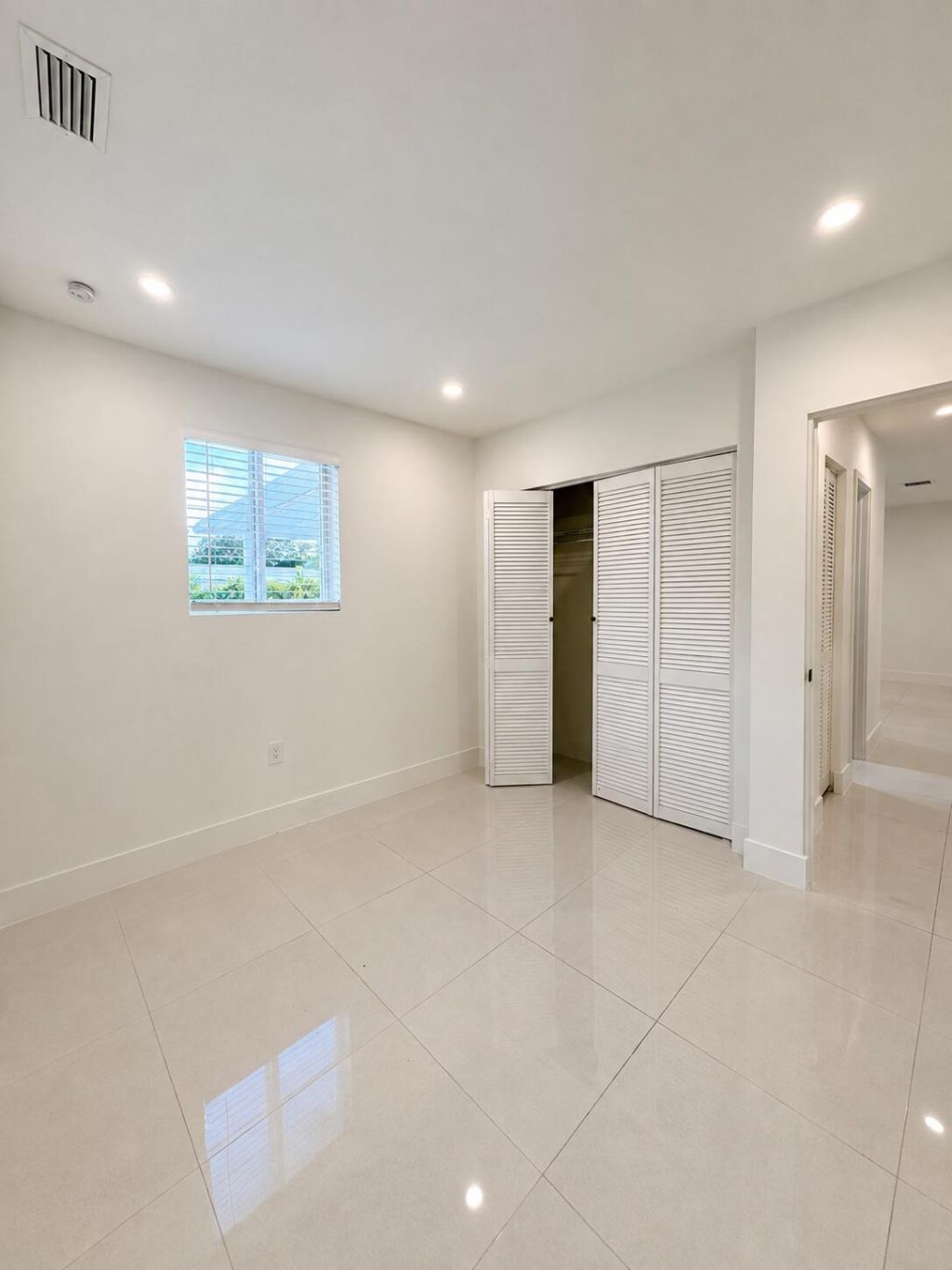 345 Pinehurst Road, Palm Springs, FL 33461 Photo