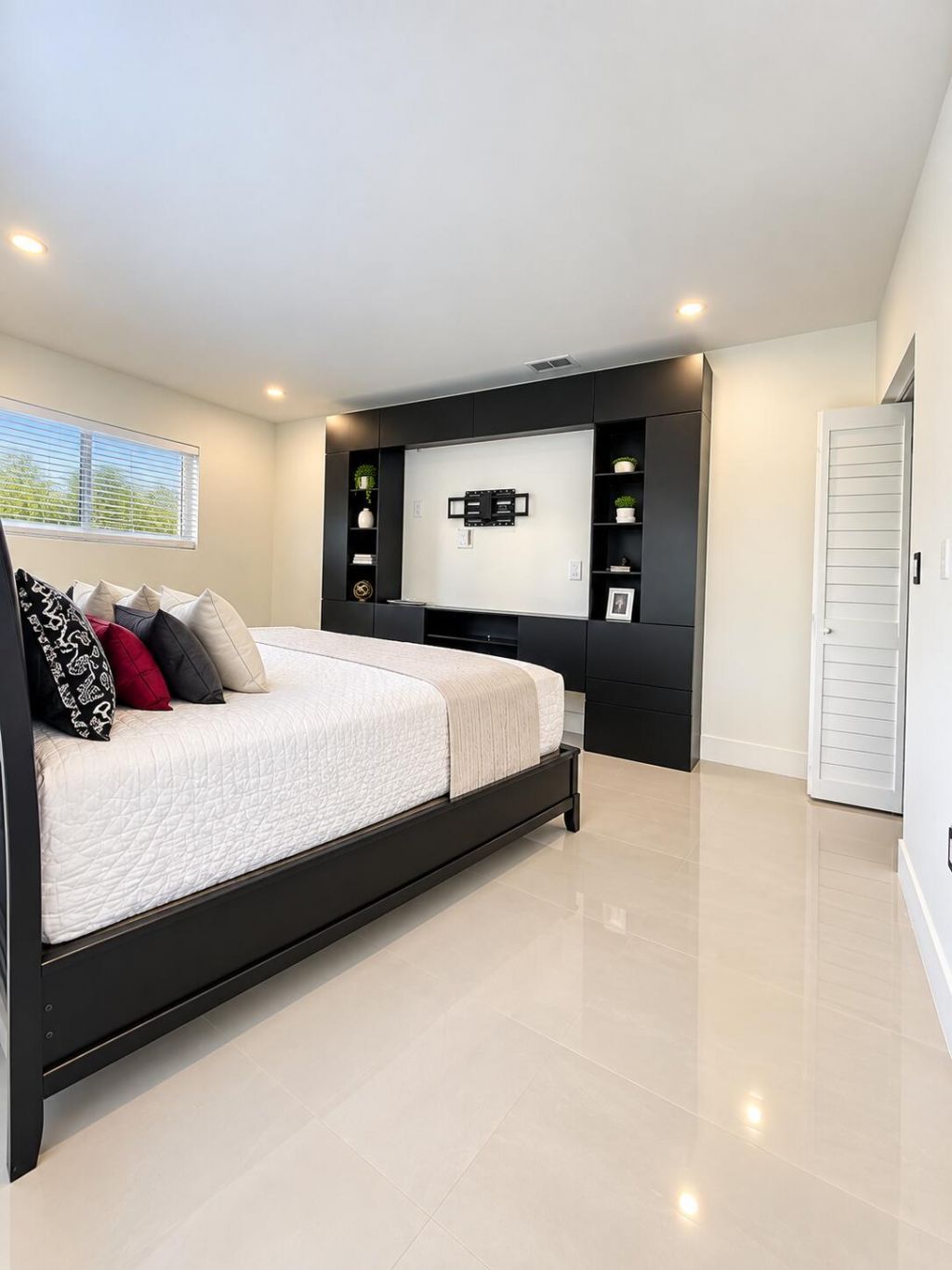 345 Pinehurst Road, Palm Springs, FL 33461 Photo