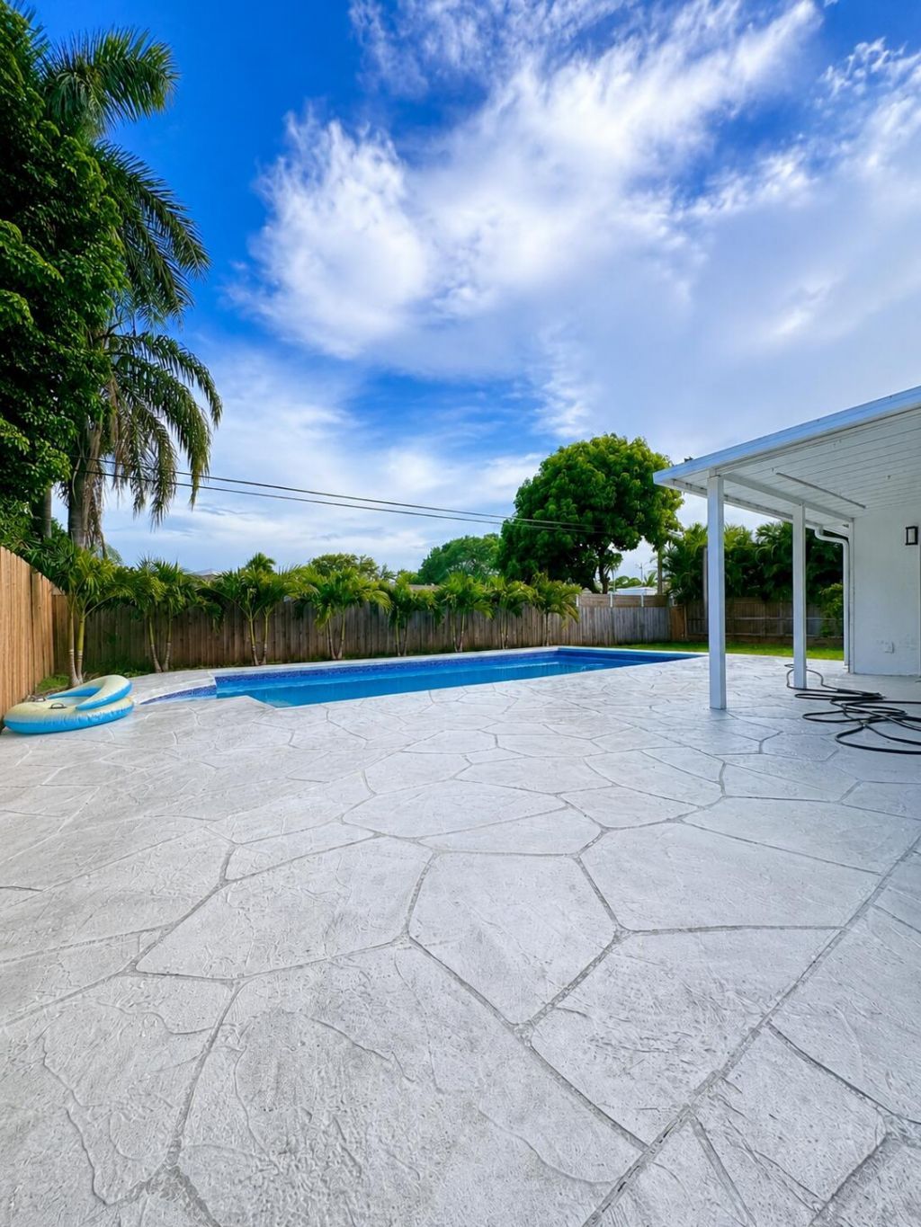 345 Pinehurst Road, Palm Springs, FL 33461 Photo