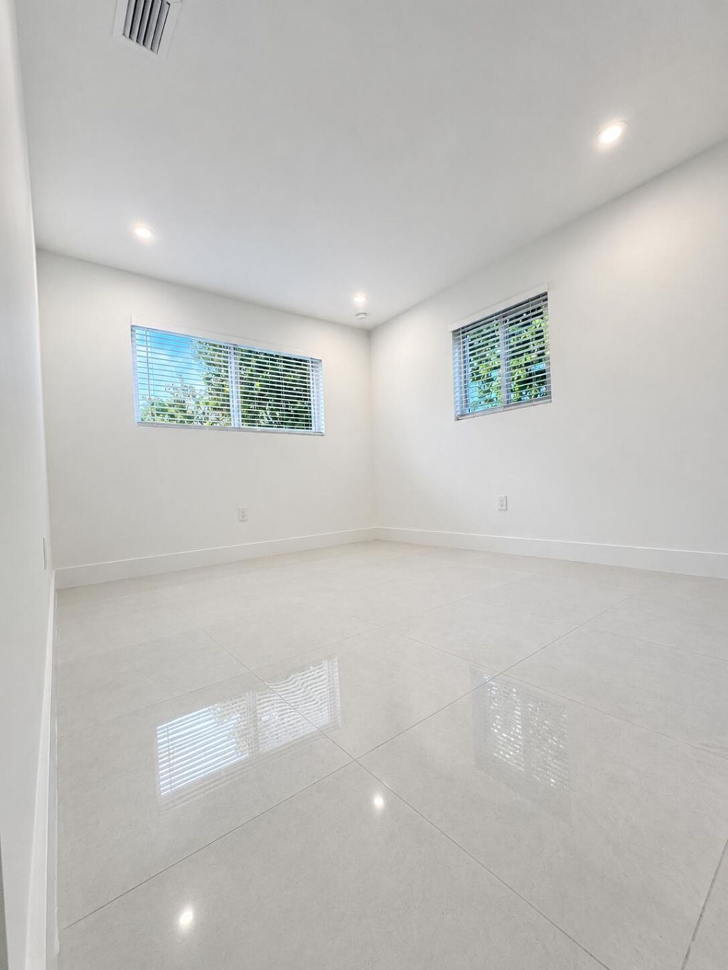 345 Pinehurst Road, Palm Springs, FL 33461 Photo