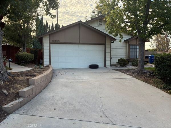 13930 Olive Grove Lane, Sylmar, CA 91342