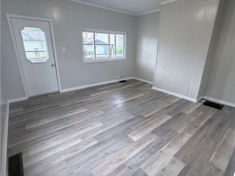 122 3rd Street, Bridgeport, OH 43912 Photo 3