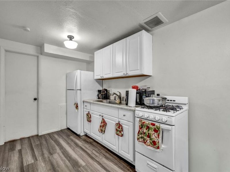 4203 Denison Avenue, Cleveland, OH 44109 Photo 13
