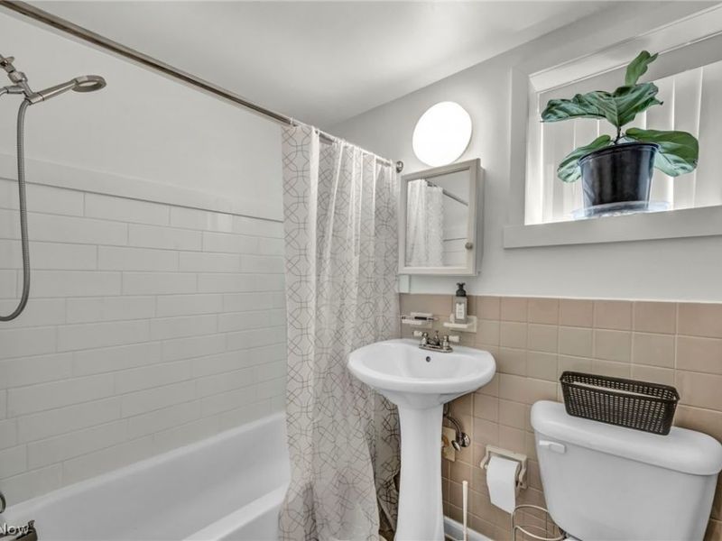 4203 Denison Avenue, Cleveland, OH 44109 Photo 36