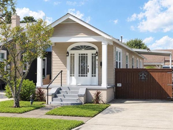 706 AMELIA Street, Gretna, LA 70053