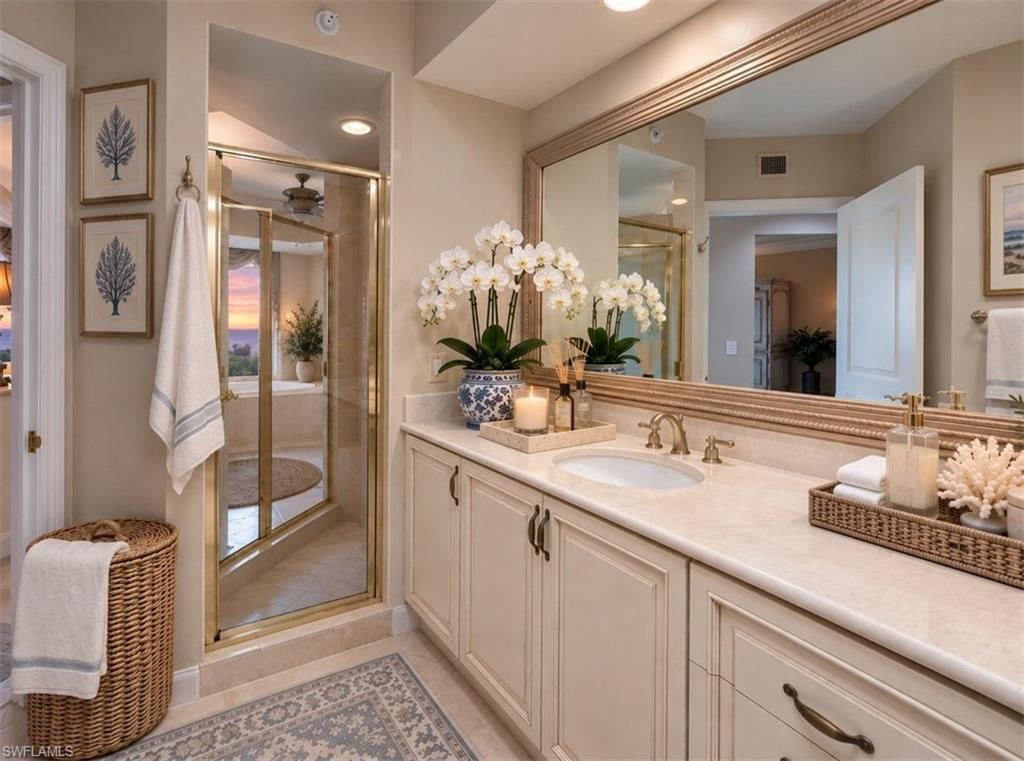6597 Nicholas Blvd, Unit 804, Naples, FL 34108 Photo