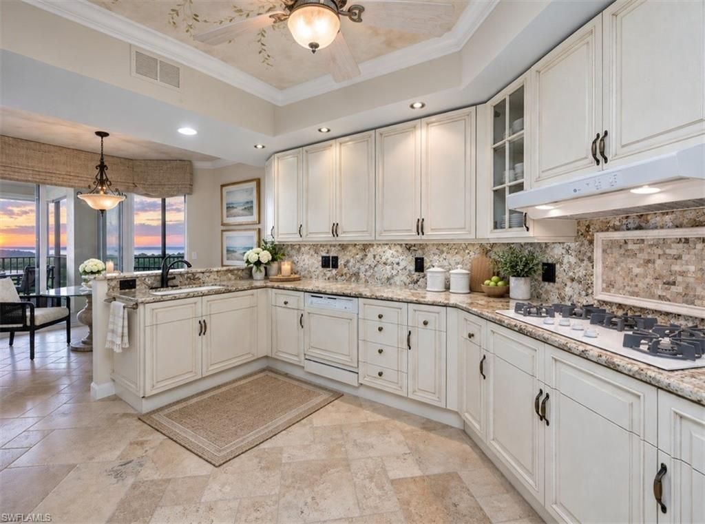 6597 Nicholas Blvd, Unit 804, Naples, FL 34108 Photo