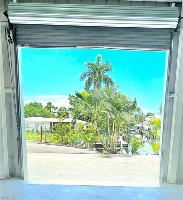 3270 Bayshore Dr, Naples, FL 34112 Photo