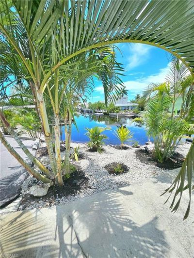 3270 Bayshore Dr, Naples, FL 34112 Photo