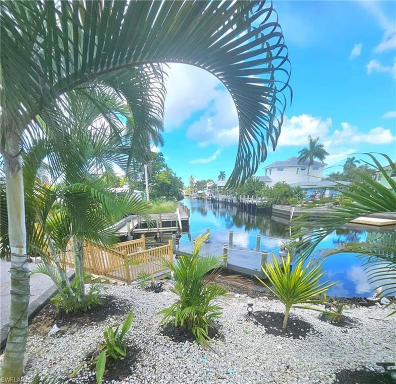 3270 Bayshore Dr, Naples, FL 34112 Photo