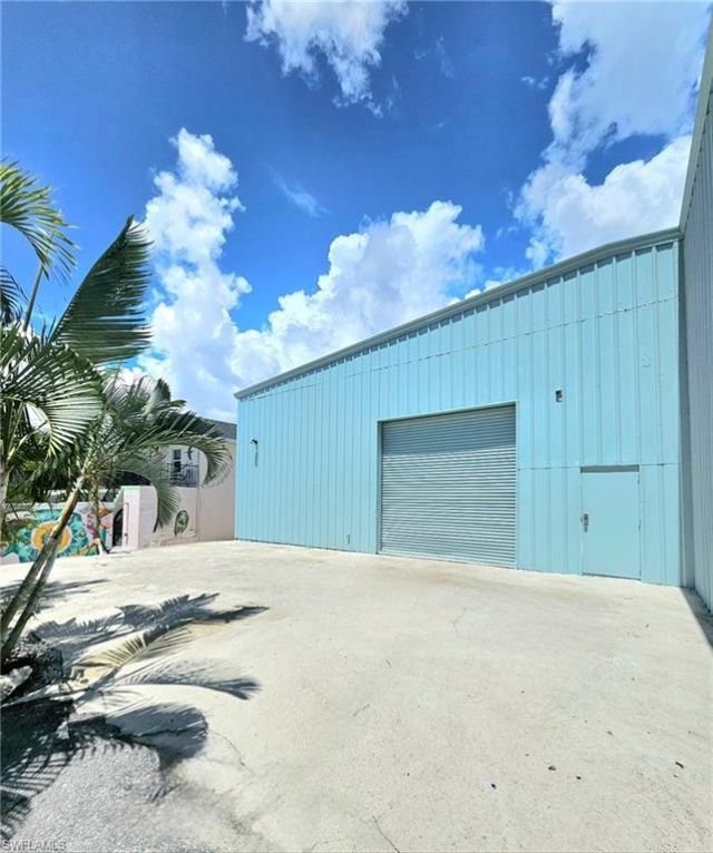 3270 Bayshore Dr, Naples, FL 34112 Photo