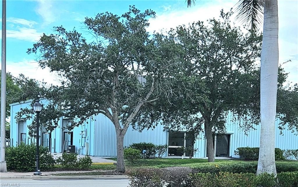 3270 Bayshore Dr, Naples, FL 34112 Photo