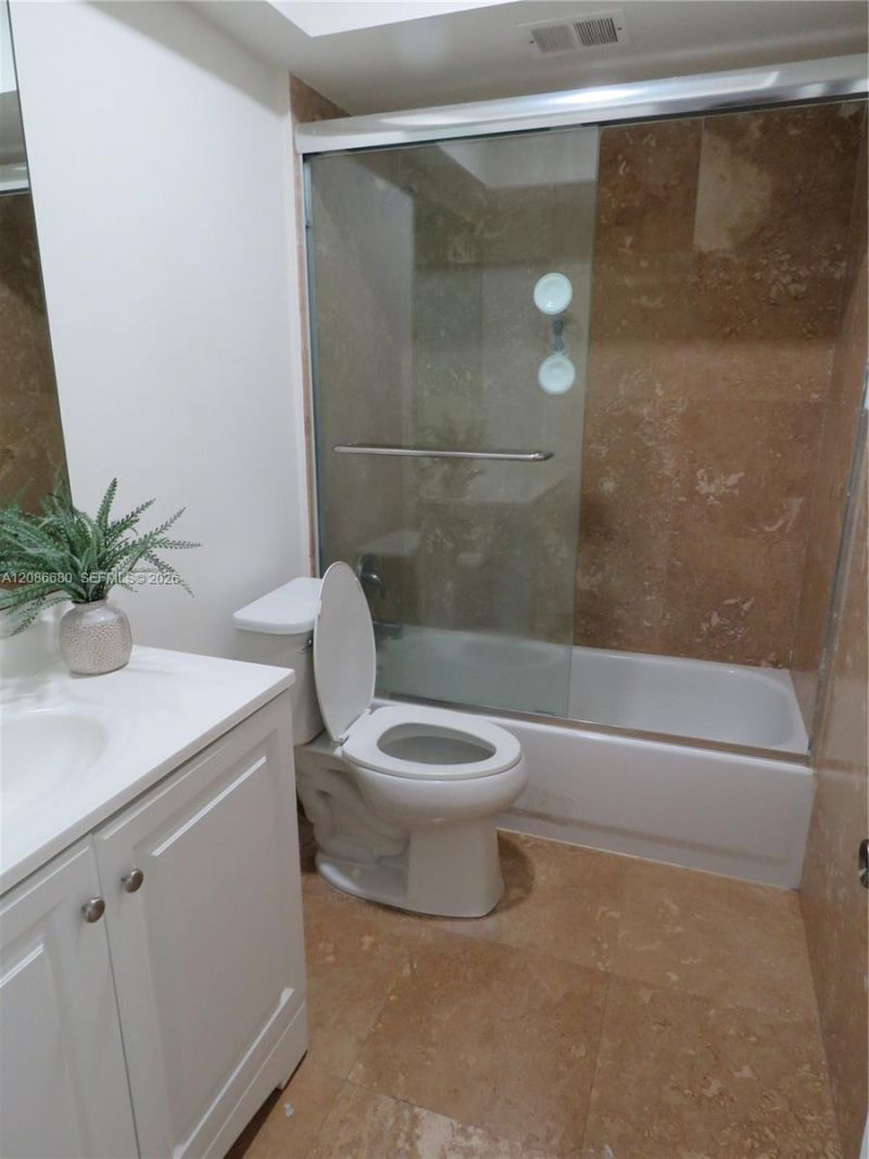 11840 NE 19th Dr, Unit 26, North Miami, FL 33181 Photo