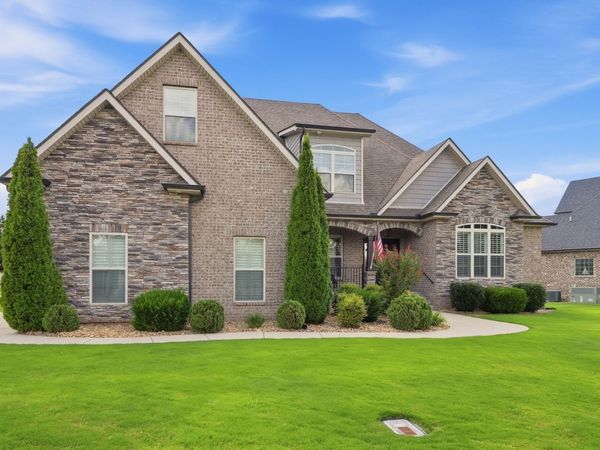2328 Lionheart Dr, Murfreesboro, TN 37130