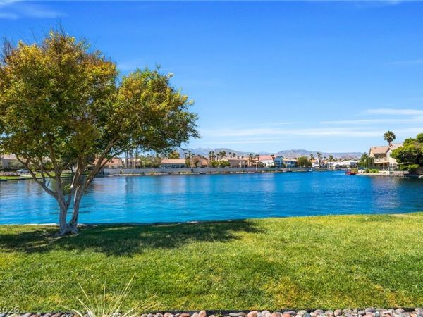 2880 Reef Bay Lane, Las Vegas, NV 89128