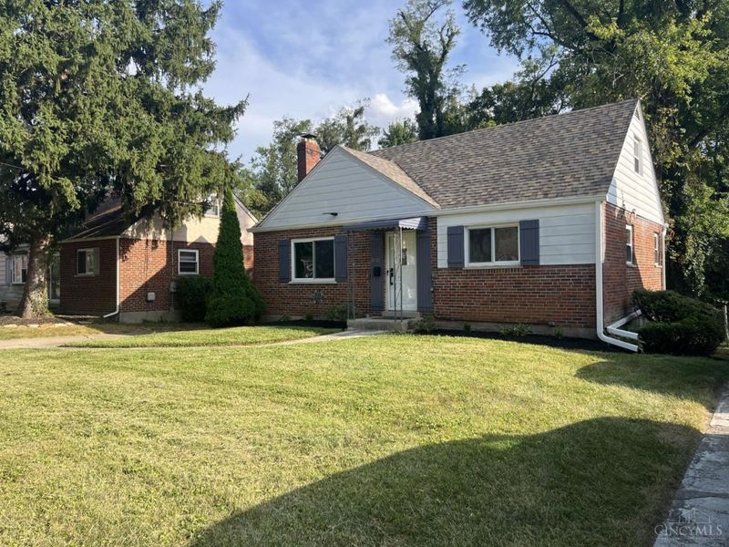 3921 Cedarwood Place, Silverton, OH 45213 Photo 2