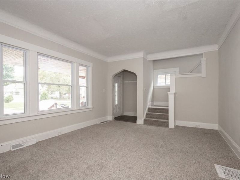 516 E 124th Street, Cleveland, OH 44108 Photo 2