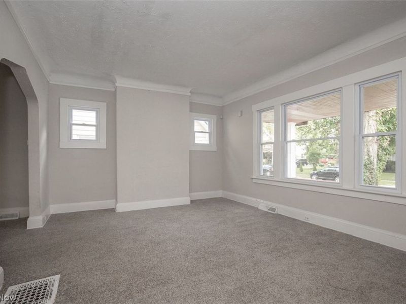 516 E 124th Street, Cleveland, OH 44108 Photo 4