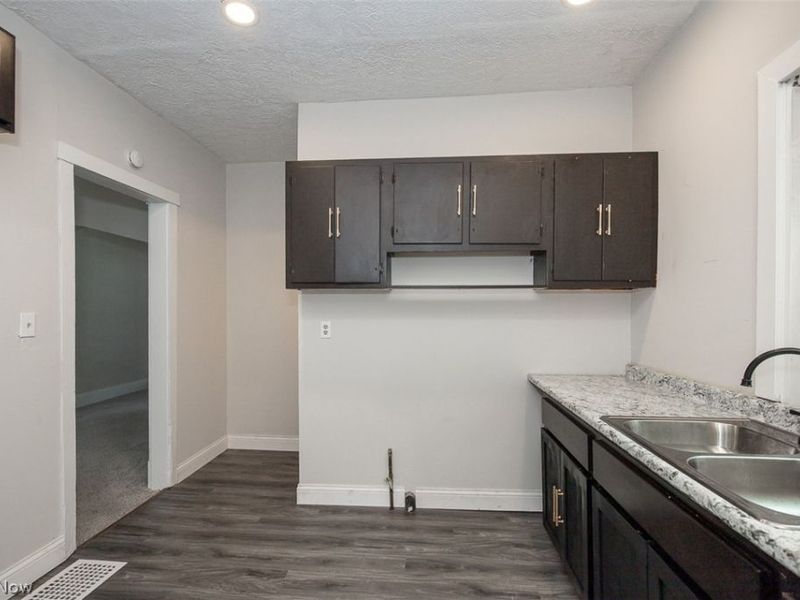 516 E 124th Street, Cleveland, OH 44108 Photo 7