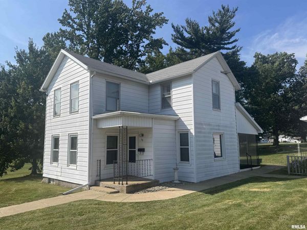 75 W VERNON Street, Farmington, IL 61531