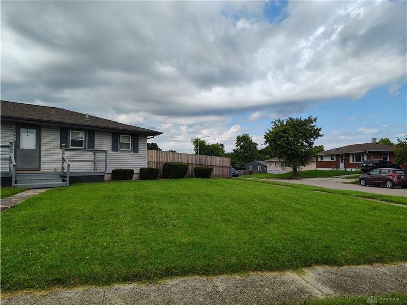 2065 Hillsdale Avenue, Dayton, OH 45414 Photo 2