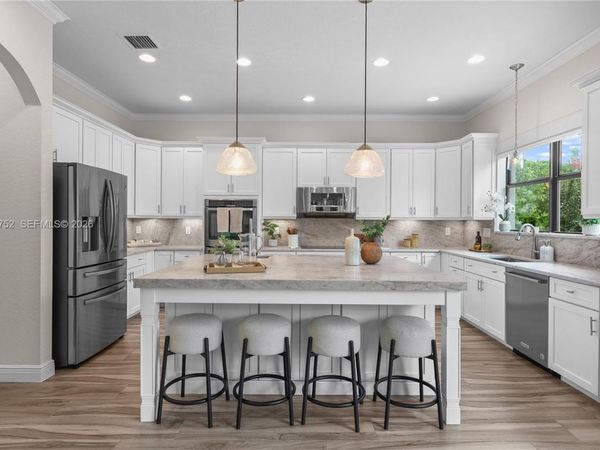 8142 Bradford Way, Parkland, FL 33076