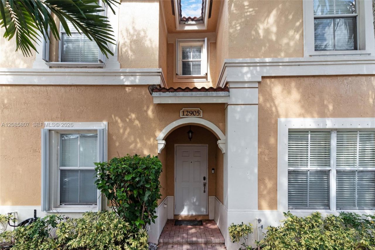 12905 SW 31st Ct, Unit TOWNHOUSE, Miramar, FL 33027 Photo