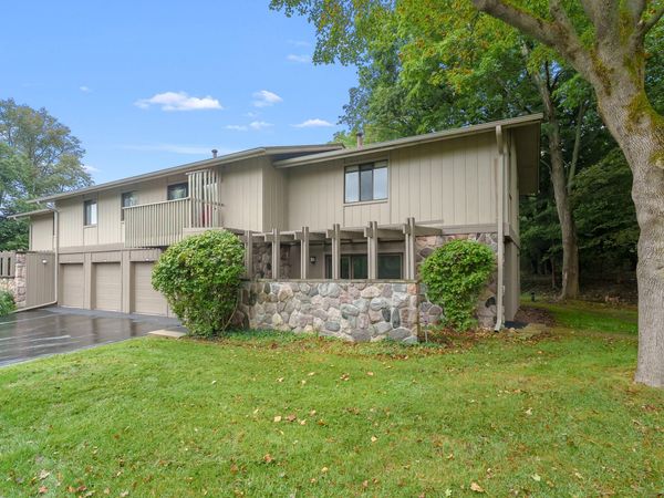 3844 Greenleaf Circle, Kalamazoo, MI 49008