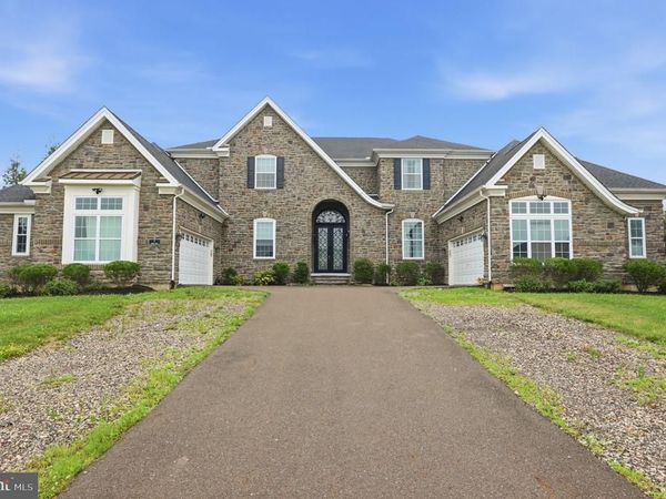 7 OXFORD DRIVE, IVYLAND, PA 18974