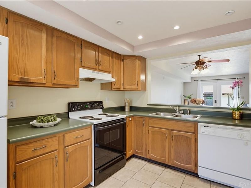 5645 Cobblegate Drive, Dayton, OH 45449 Photo 12