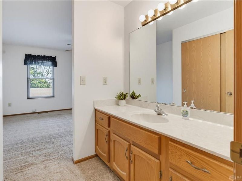 5645 Cobblegate Drive, Dayton, OH 45449 Photo 27