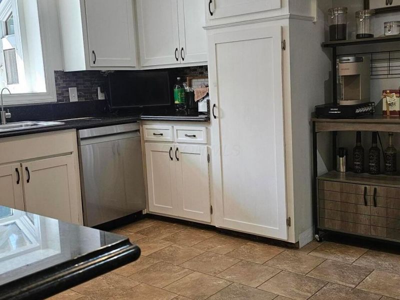 3867 Noe Bixby Road, Columbus, OH 43232 Photo 13