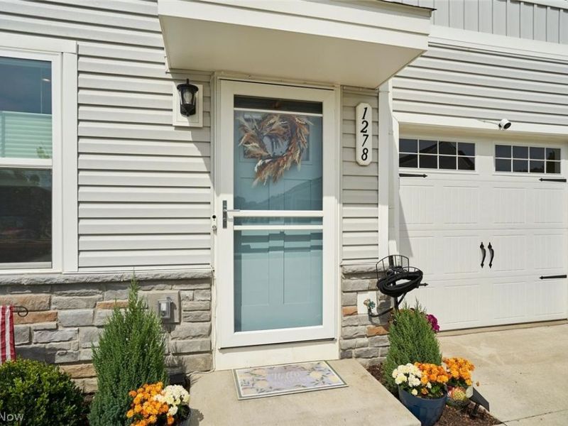 1278 Divot Circle, Akron, OH 44313 Photo 2