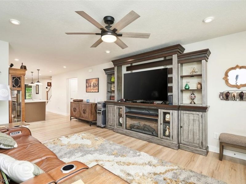 1278 Divot Circle, Akron, OH 44313 Photo 3