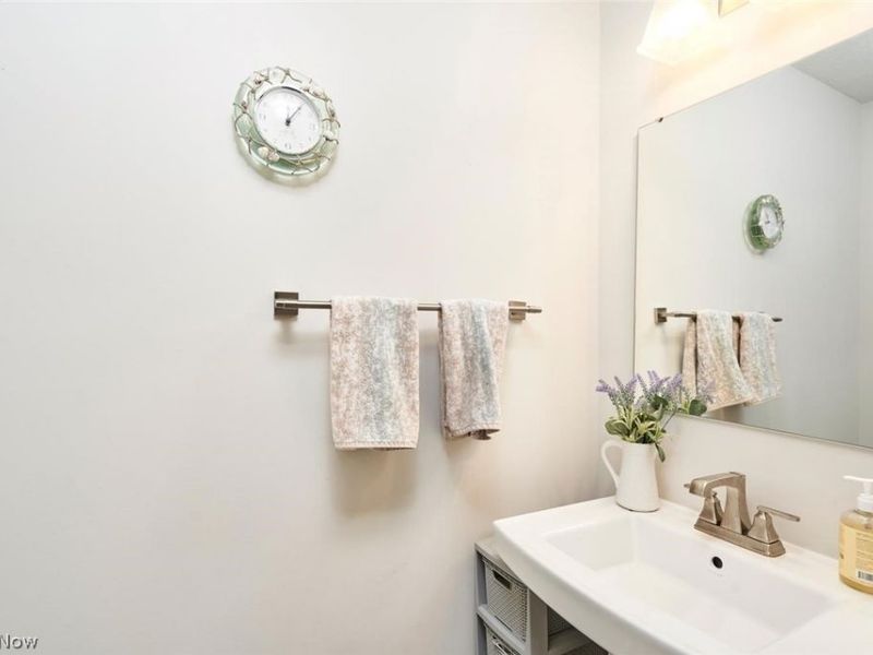 1278 Divot Circle, Akron, OH 44313 Photo 6