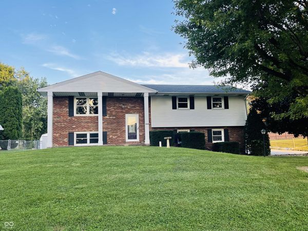 2334 Malibu Court, Anderson, IN 46012