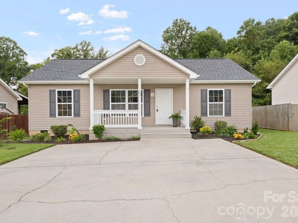 53 W Newberry Drive, Fletcher, NC 28732