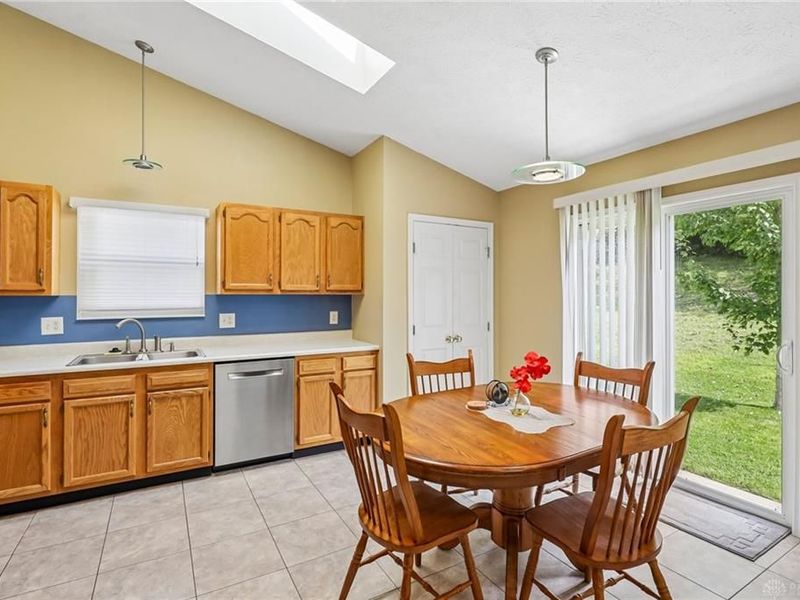 4399 Coach Light Trail, Dayton, OH 45424 Photo 10