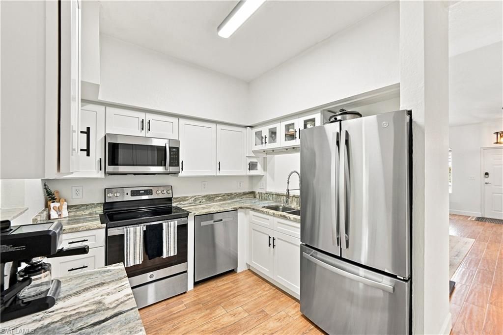 8423 Bernwood Cove Loop, Unit 410, Fort Myers, FL 33966 Photo