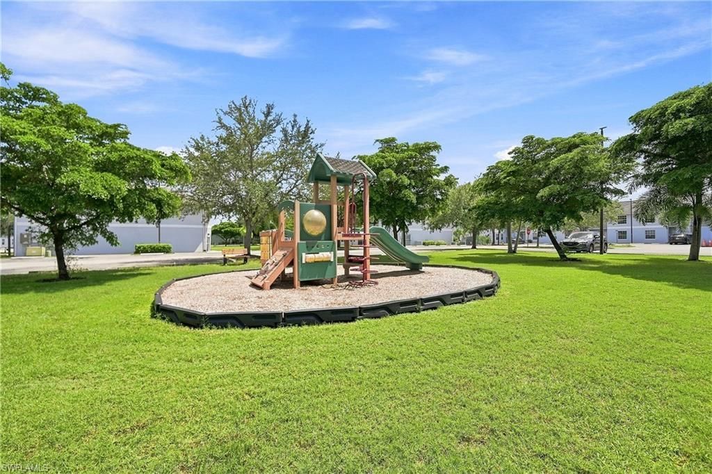 8423 Bernwood Cove Loop, Unit 410, Fort Myers, FL 33966 Photo