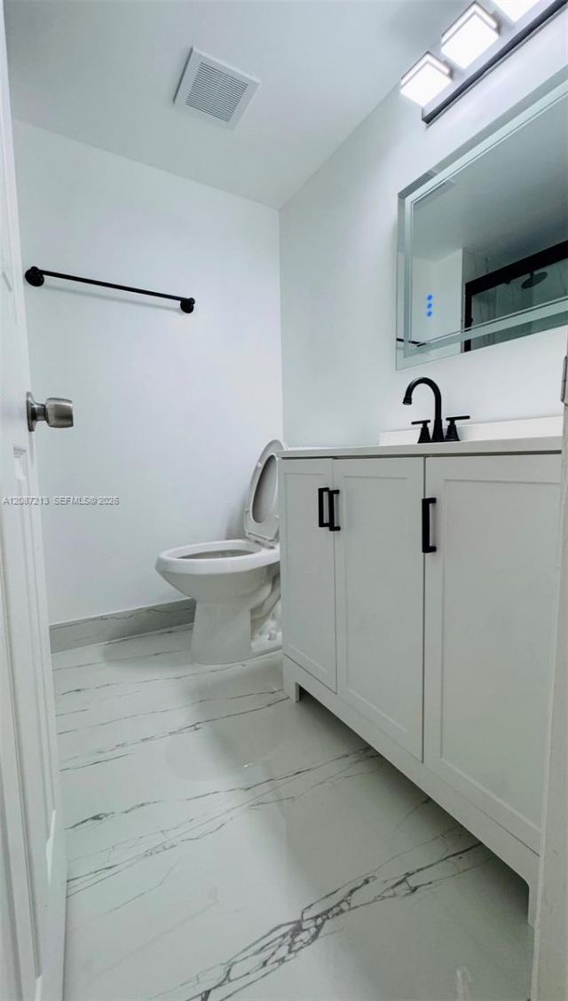 18216 Mediterranean Blvd, Unit 1-19, Hialeah, FL 33015 Photo
