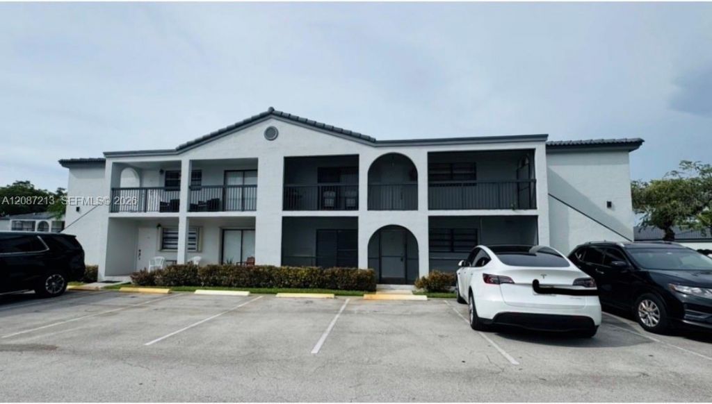 18216 Mediterranean Blvd, Unit 1-19, Hialeah, FL 33015 Photo
