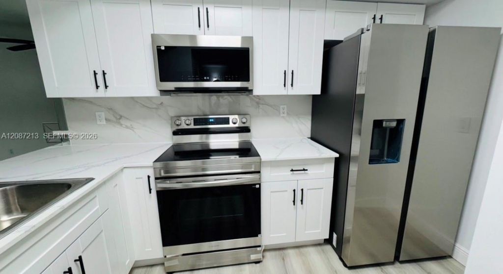 18216 Mediterranean Blvd, Unit 1-19, Hialeah, FL 33015 Photo