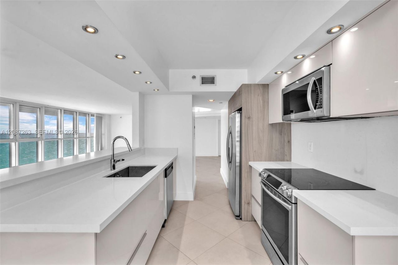 16485 Collins Ave, Unit 2136, Sunny Isles Beach, FL 33160 Photo