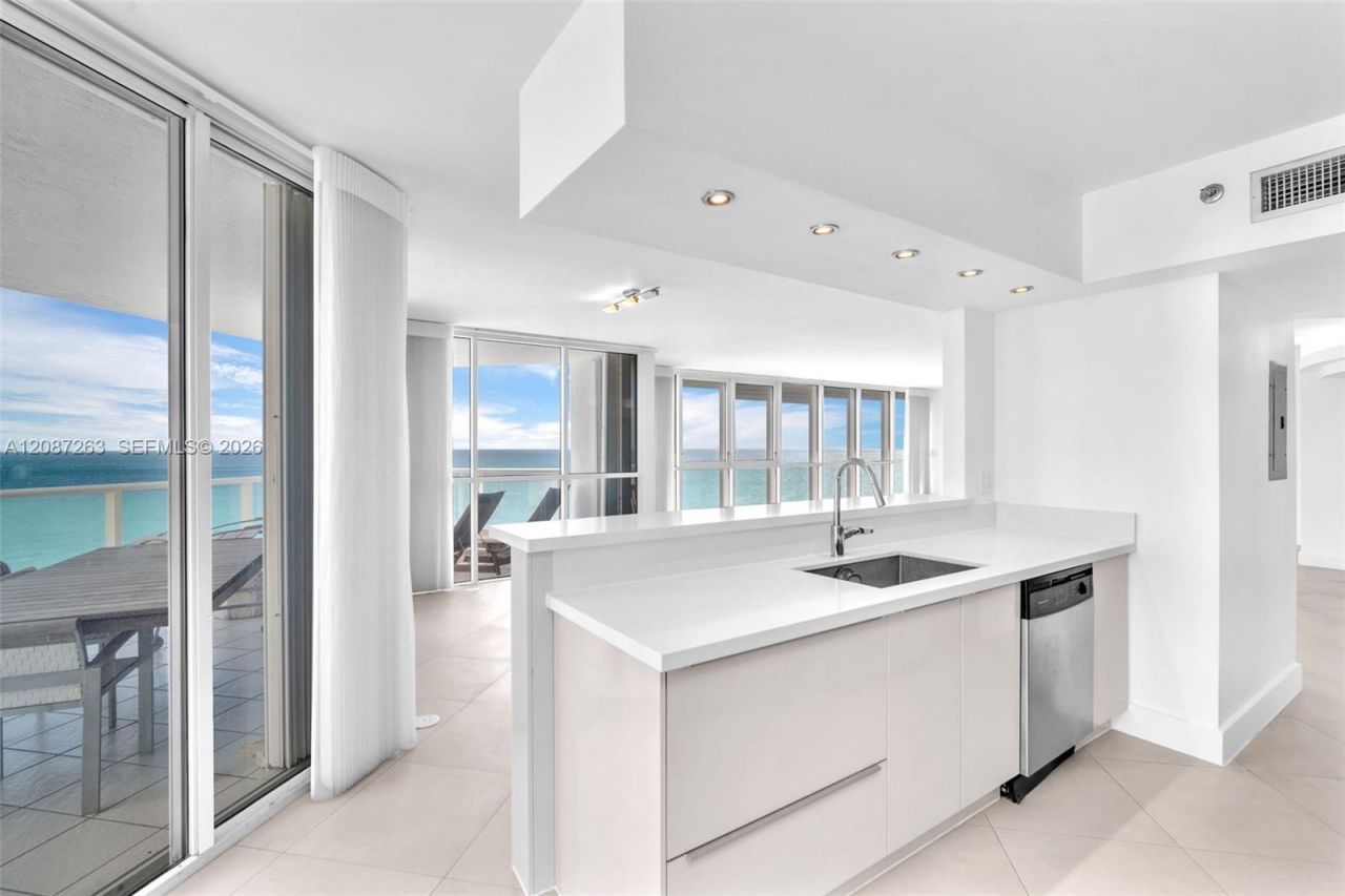 16485 Collins Ave, Unit 2136, Sunny Isles Beach, FL 33160 Photo