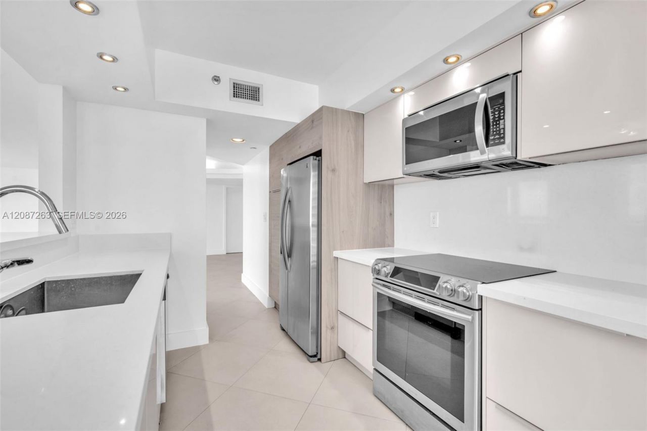 16485 Collins Ave, Unit 2136, Sunny Isles Beach, FL 33160 Photo