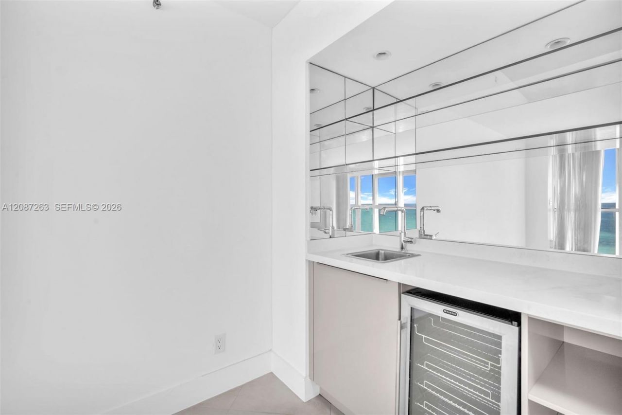 16485 Collins Ave, Unit 2136, Sunny Isles Beach, FL 33160 Photo