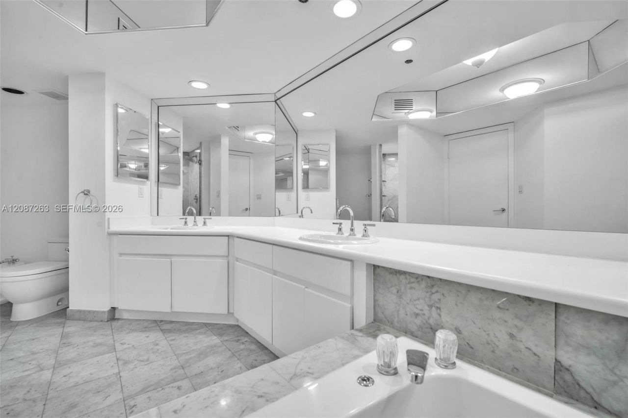 16485 Collins Ave, Unit 2136, Sunny Isles Beach, FL 33160 Photo