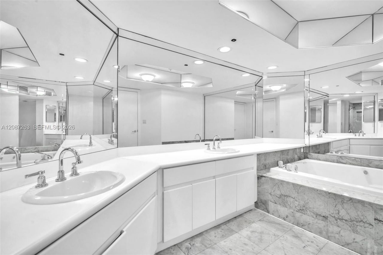 16485 Collins Ave, Unit 2136, Sunny Isles Beach, FL 33160 Photo